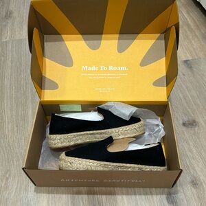 NWT Soludos Platform Smoking Slipper- Black